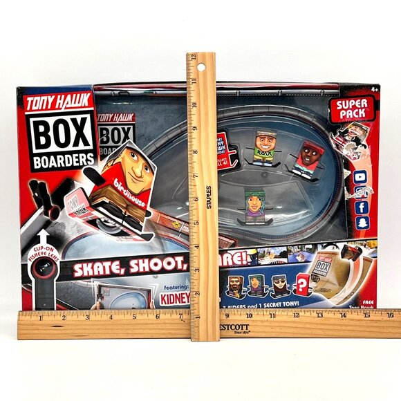 Tony Hawk Box Boarders Super Pack Kidney Bowl 4 Mini Figures Clip-On Lens New - Picture 11 of 13